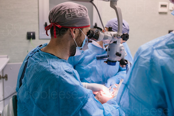 Cómo se pone un implante dental