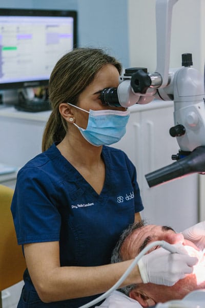 Tratamiento de encías basado en una limpieza profunda para eliminar el sarro y las bacterias en Clínica Dental Dobleese Tratamiento de encías basado en una limpieza profunda para eliminar el sarro y las bacterias en Clínica Dental Dobleese